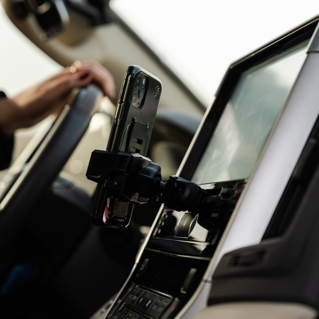 Spigen Kuel Car Mount CD Slot Type