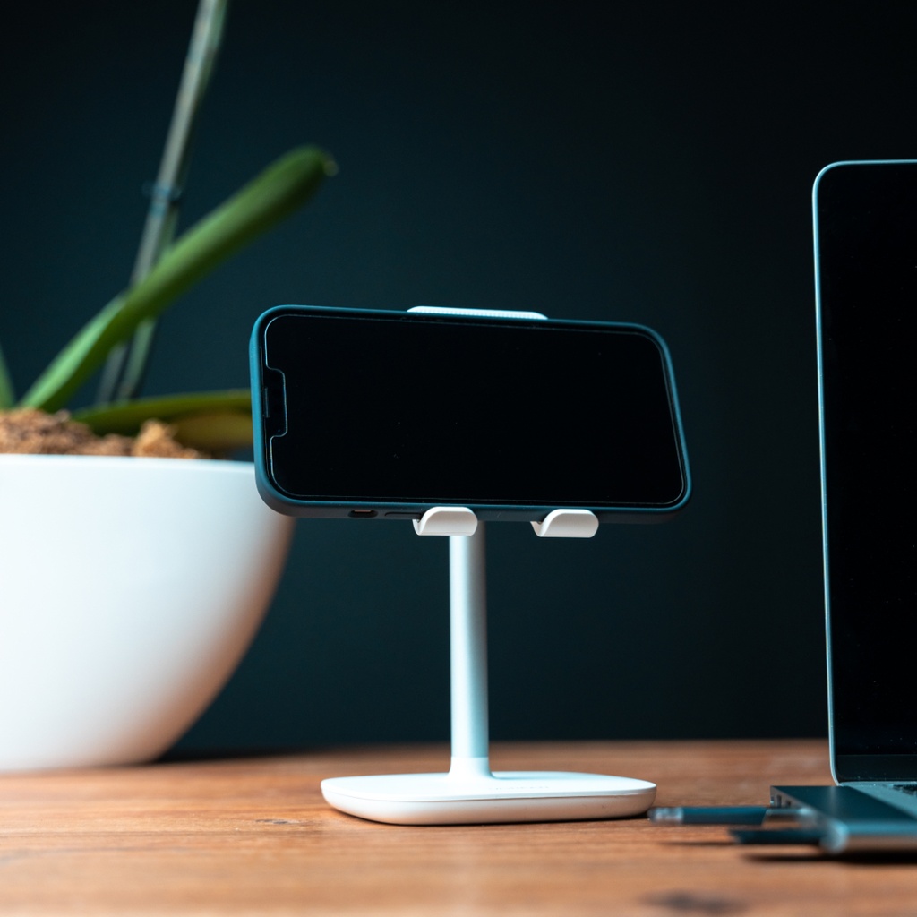 UGREEN Desktop Phone Stand (Silver)