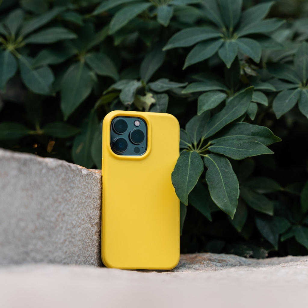 Tech21 EvoLite for iPhone 13 Pro Max (Yellow)