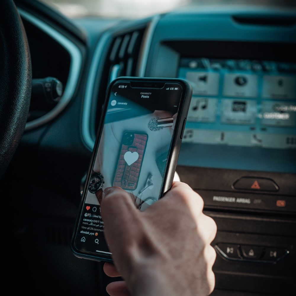Clutchit Worlds First Anywhere Magnetic Car Phone Mount (Rose Gold)