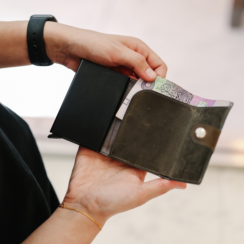 KAVY Credit Card Holder Leather Slim Wallet (Brown)