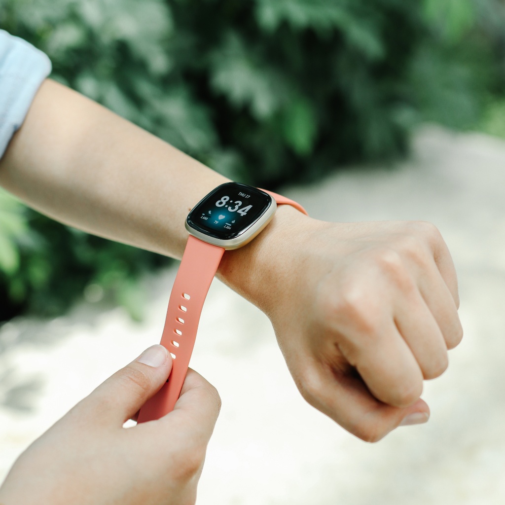 Fitbit Versa 3 Health &amp; Fitness Smartwatch (Pink/Gold)