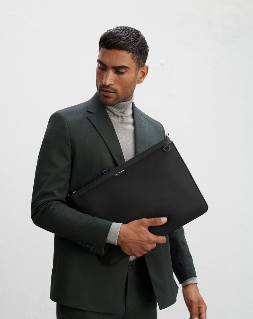 Ideal of Sweden Nico Laptop Sleeve 16" (Eagle Black)